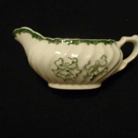 EARLY 1900S SCANDI OR SLAVIC LG CREAMER OR GRAVY - Picture 1 of 6